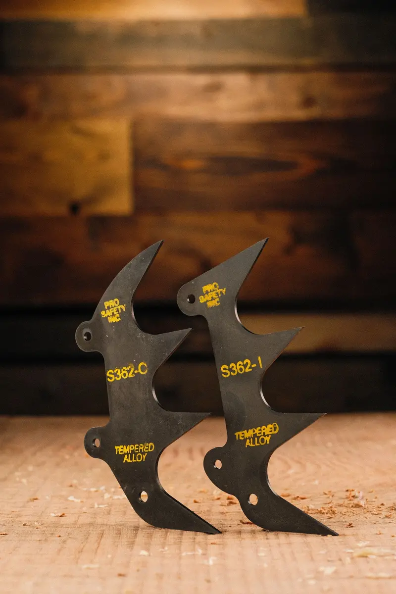 4-Point Pro Safety® Felling Dogs – Precision-Fit Design 2