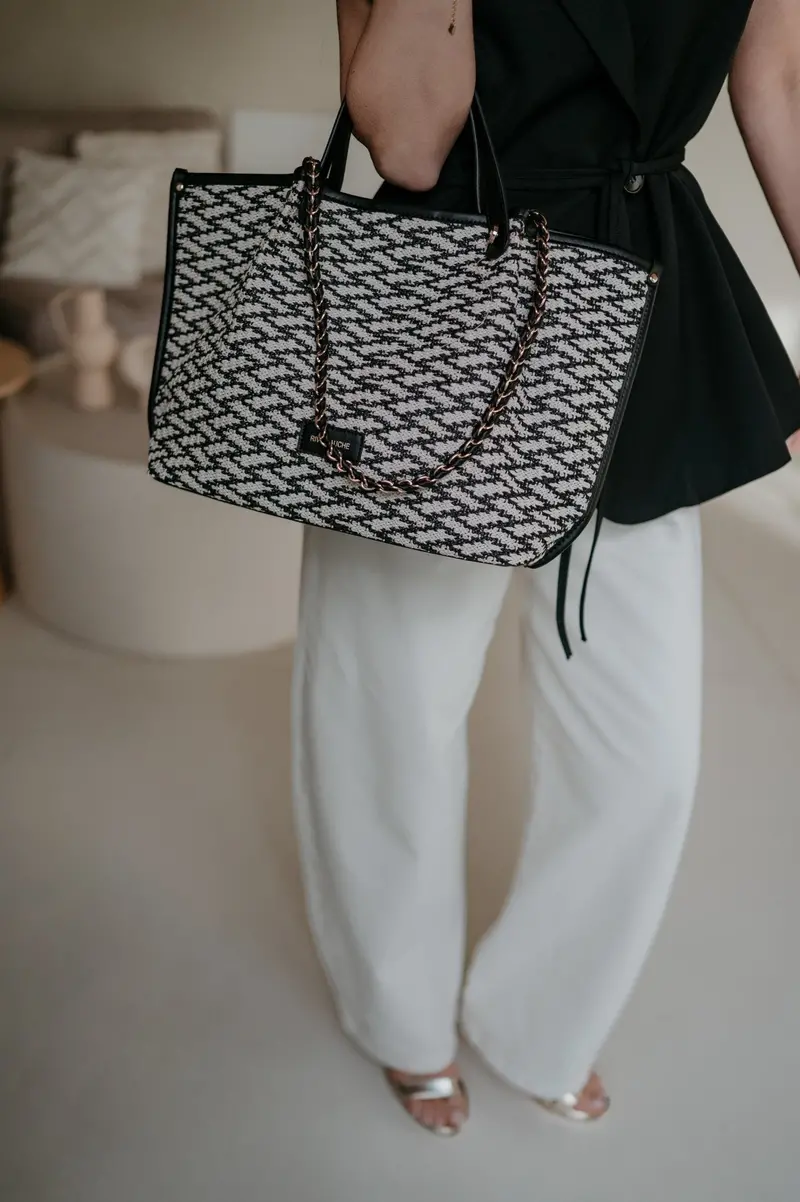 Black Zinudi Handbag 1