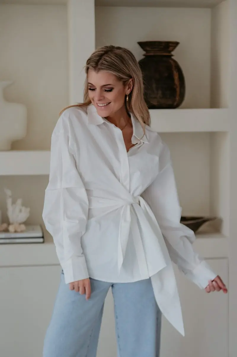 Livedo Minimalist White Linen Shirt 1