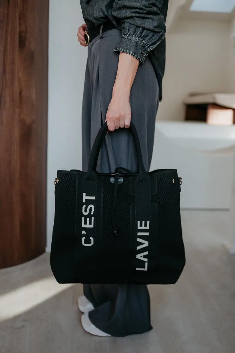Saziato Black Handbag 1