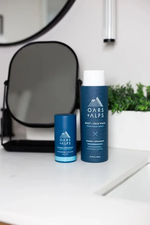 Travel-Friendly Fresh Ocean Splash Body Wash – Oars + Alps 1